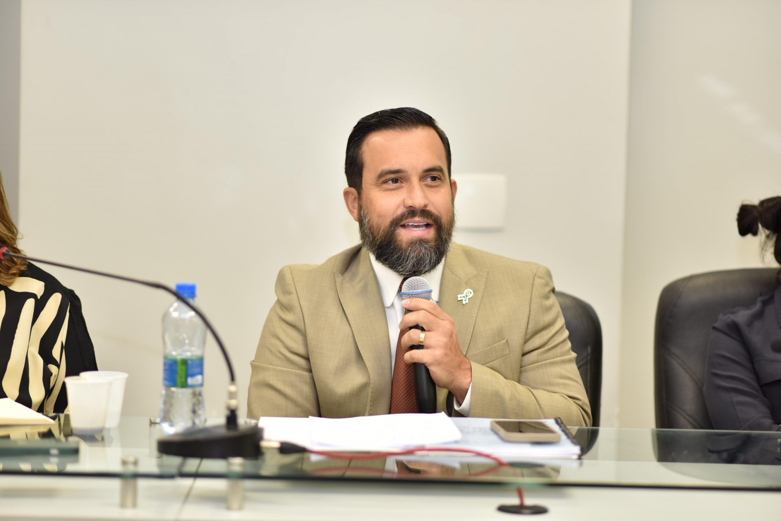 Aleam aprova Projeto de Lei do deputado Dr. George Lins para campanhas informativas nas unidades de saude do Amazonas Foto Leandro Castro scaled